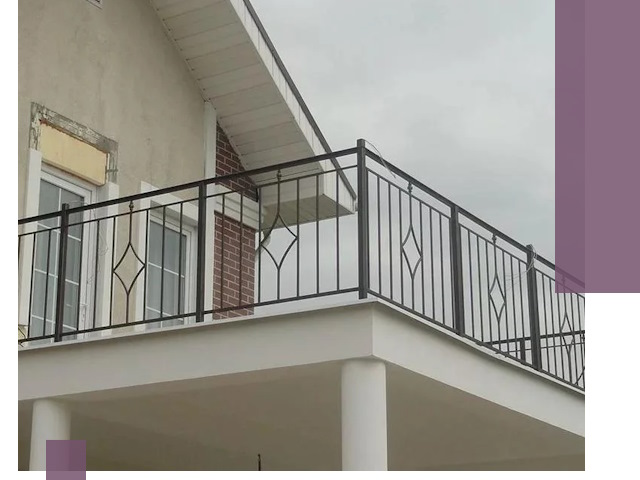 Изготовление балконных ограждений в Старом Осколе из металла и стекла